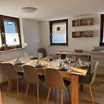Grosse, Ruhige In Rosengarten - Parkplaetze - 3 Schlafzimmer - Fahrradraum Διαμέρισμα