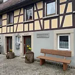 Grosse, Ruhige In Rosengarten - Parkplaetze - 3 Schlafzimmer - Fahrradraum *
