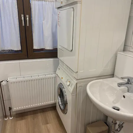 Διαμέρισμα Grosse, Ruhige Wohnung In Rosengarten - Parkplaetze - 3 Schlafzimmer - 7 Personen - 3 Tv