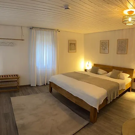 Διαμέρισμα Grosse, Ruhige Wohnung In Rosengarten - Parkplaetze - 3 Schlafzimmer - 7 Personen - 3 Tv *