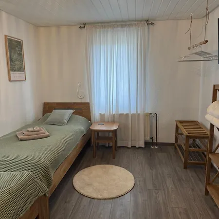 Διαμέρισμα Grosse, Ruhige Wohnung In Rosengarten - Parkplaetze - 3 Schlafzimmer - 7 Personen - 3 Tv